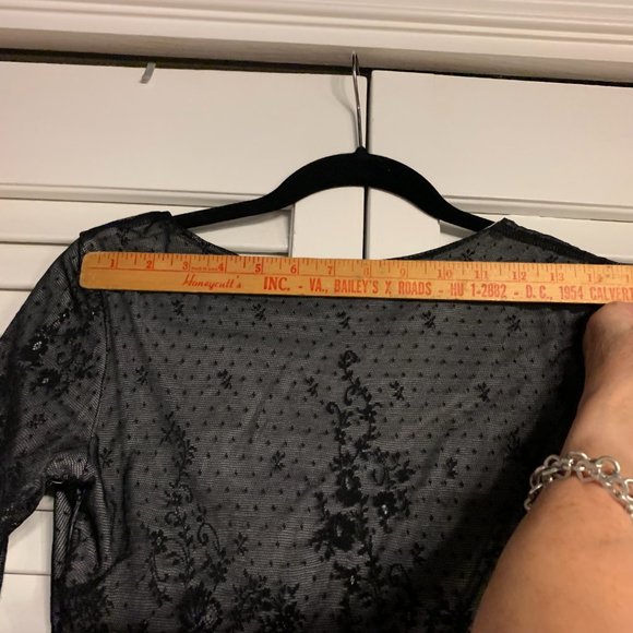 Central Park West New York Black Lace Lined V-Neck Top XS - Picture 14 of 16